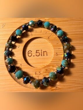 Turquoise & Iridescent Faceted Beaded Stretch Bracelet